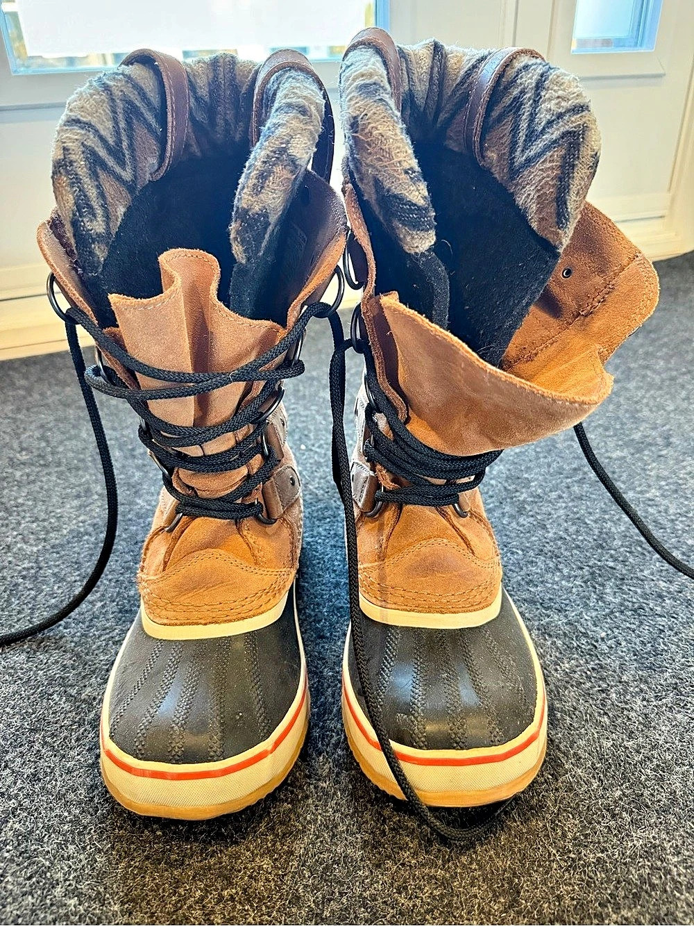 Sorel Joan of Arctic Boots US 7 Brown Black